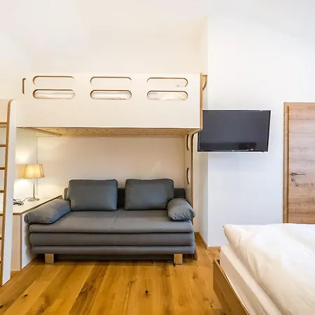 Pensión Zum Schrammel 4*