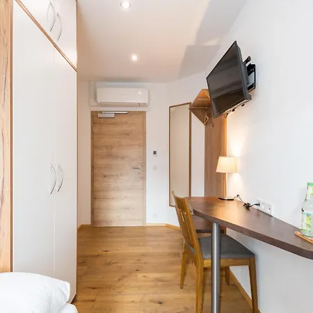 Zum Schrammel 4* Altdorf bei Nürnberg